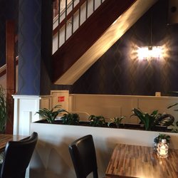 Stars - Zitjes in het restaurant en de trap naar boven