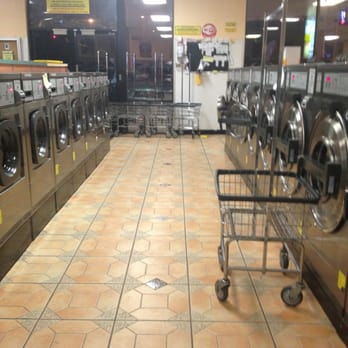 Lavanderia Clasica - 2,3 - Laundromat Near Me - Van Nuys, California