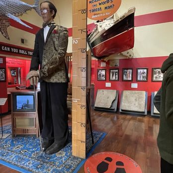 Ripley's Believe It or Not! - Worlds Tallest Man 8'11l - Museums Near Me - Hollywood, California Ripley's Believe It or Not! - Worlds Tallest Man 8'11l - Museums Near Me - Hollywood, California