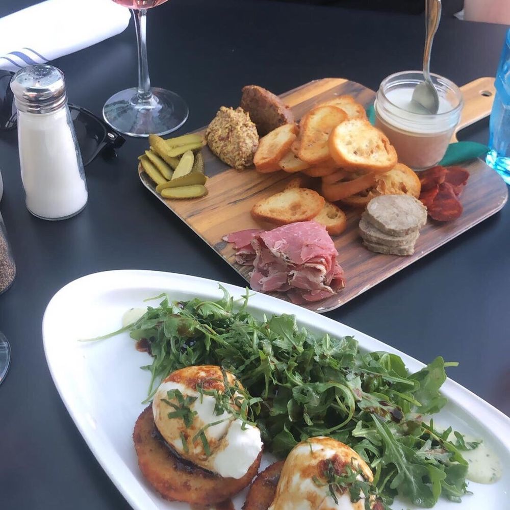 Charcuterie and burrata with friend green tomatoes Charcuterie and burrata with friend green tomatoes
