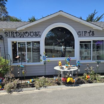 The Birds Cafe - A delightful place to shop for momentos or souvenirs - Seafood Near Me - Bodega Bay, California
