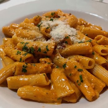 Il Fornaio - RIGATONI ALLA VODKA
pasta tubes with bacon, vodka-cream-tomato sauce & grana padano - Italian Near Me - Corte Madera, California Il Fornaio - RIGATONI ALLA VODKA
pasta tubes with bacon, vodka-cream-tomato sauce & grana padano - Italian Near Me - Corte Madera, California