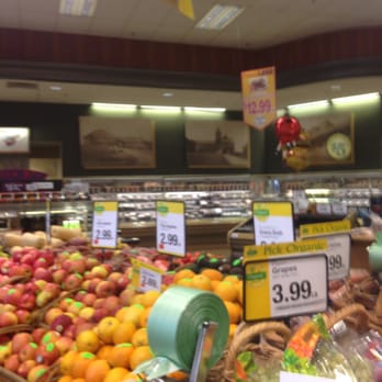 Roche Bros. - Easton - N Easton Roche Bros -- RK Center: 25 Washington Street, Easton Interior - Grocery Near Me - North Easton, Massachusetts Roche Bros. - Easton - N Easton Roche Bros -- RK Center: 25 Washington Street, Easton Interior - Grocery Near Me - North Easton, Massachusetts