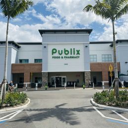 Exterior outside entrance of Publix Super Markets - Storefront. - Wellington, Florida Exterior outside entrance of Publix Super Markets - Storefront. - Wellington, Florida