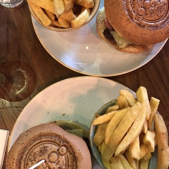 Bóbós Burgers Restaurant - Burgers Near Me - Dublin, D Bóbós Burgers Restaurant - Burgers Near Me - Dublin, D