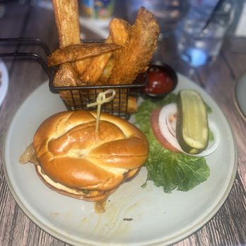 Hendel's - Portobello Sandwich on Pretzel Bun - New American Near Me - Florissant, Missouri