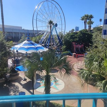 Downtown Aquarium - Seafood Near Me - Houston, Texas