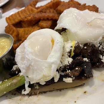 Brunch Cafe-Niles - Portobenny with steak - Breakfast & Brunch Near Me - Niles, Illinois