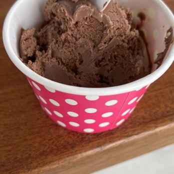 Lucky's Ice Cream - Chocolate - Ice Cream & Frozen Yogurt Near Me - Lee, Massachusetts