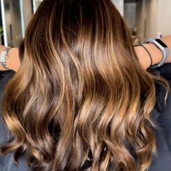 Doll House Hair & Beauty Salon