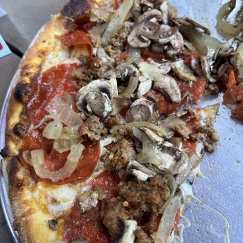 LouEddie's Pizza - Mushroom pizza - Pizza Near Me - Skyforest, California LouEddie's Pizza - Mushroom pizza - Pizza Near Me - Skyforest, California