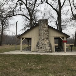 Grand Kankakee Marsh Co Park - Covered picnic area