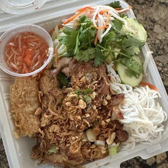 399 Kitchen - Vermicelli with egg rolls and chicken - Vietnamese Near Me - Irvine, California
