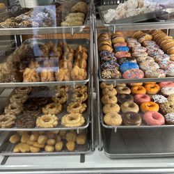 Uncle Ray's Doughnuts