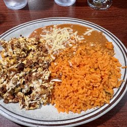 Cabos Cantina 2 Bar & Grill - Excellent rendition of my all-time favorite, huevos con chorizo - or eggs with garlic sausage ($12 as of 10/2026).