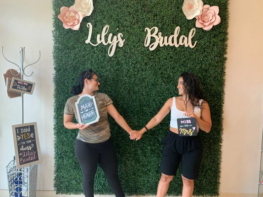 Lily's Bridal by null