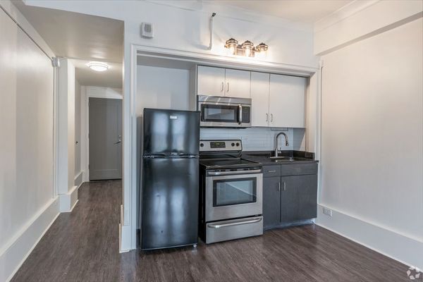 Briggs Houze by null