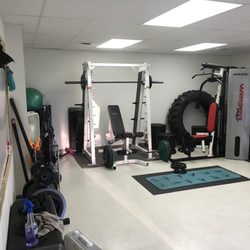 Lone Star Physiques - Personal training studio that offers one-on-one personal training sessions, group fitness classes, and many other things!