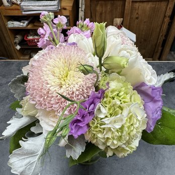 Urban Country Flower - Floral bouquet - Floral Designers Near Me - Pantego, Texas Urban Country Flower - Floral bouquet - Floral Designers Near Me - Pantego, Texas