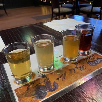 Grimsby Hollow Meadery - Flight of 4 meads - Meaderies Near Me - Middleville, Michigan Grimsby Hollow Meadery - Flight of 4 meads - Meaderies Near Me - Middleville, Michigan