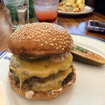 Hudson House - The Cheeseburger - Seafood Near Me - Houston, Texas