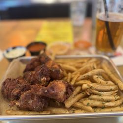 Spitz - Fuckin yum! These wings were crispy & well seasoned, as well as the fries.
