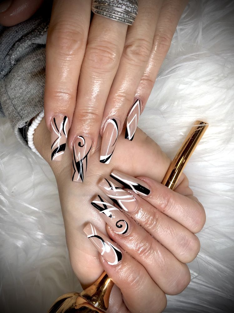 Nails Lab Logo