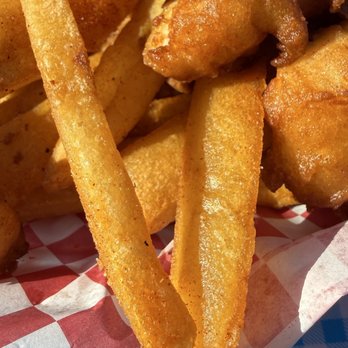 Luna Sea Fish House - Fries-look at the crisp!! - Fish & Chips Near Me - Yachats, Oregon