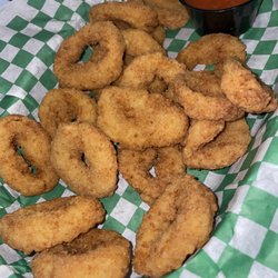 Legacy Lounge & Restaurant - Fried calamari fried hard! They were good.