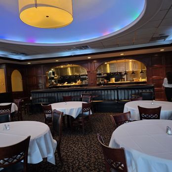 419 West - The modern lit dome in the center of the main dining room. - New American Near Me - Roanoke, Virginia 419 West - The modern lit dome in the center of the main dining room. - New American Near Me - Roanoke, Virginia
