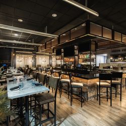 Jacksons Restaurant + Bar - Bar/Seating area