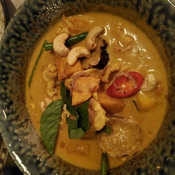 Le Colonial - Chicken curry - Vietnamese Near Me - Chicago, Illinois Le Colonial - Chicken curry - Vietnamese Near Me - Chicago, Illinois