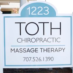 Toth Chiropractic - Front sign