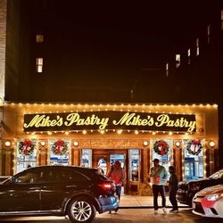 Mike’s Pastry