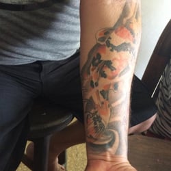 BICHO Tattoo Studio - Koi fish por Bicho