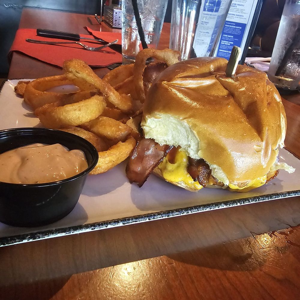 Tommy's Tavern + Tap - HICKORY BACON BBQ BURGER - American Near Me - Edison, New Jersey