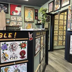Chronic Tattoo - Waiting area