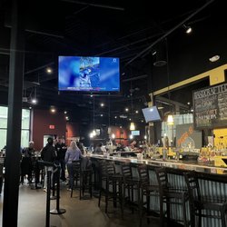 Bull and Bones Brewhaus and Grill - Bar area
