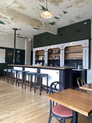 Dutch Bar by null