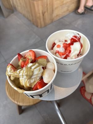 Mimi's Frozen Yogurt by null