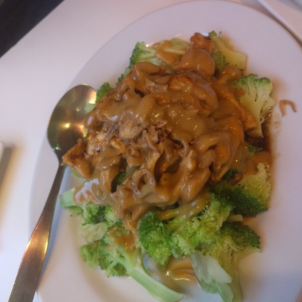 Tom Yum Cafe - Remi chicken - Thai Near Me - Chicago, Illinois Tom Yum Cafe - Remi chicken - Thai Near Me - Chicago, Illinois