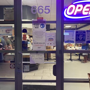 39 Degrees - the sign on the door says they will be closed Labor Day Sep. 7, 2020 - Japanese Near Me - Long Beach, California
