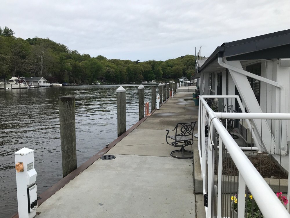 SHIP ‘N SHORE MOTEL 40 Photos & 31 Reviews 528 Water St, Saugatuck