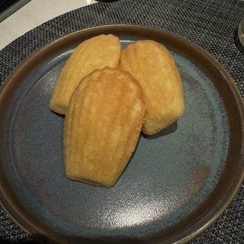 Delta One Lounge - Orange madeleines. - Airport Lounges Near Me - Los Angeles, California Delta One Lounge - Orange madeleines. - Airport Lounges Near Me - Los Angeles, California