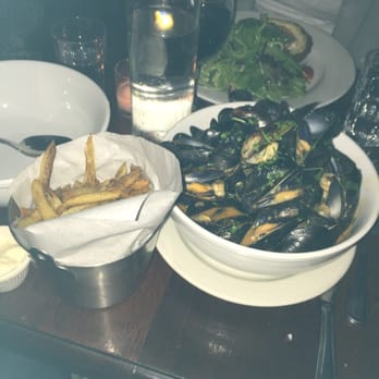 Bar Tabac - Moules frites - French Near Me - Brooklyn, New York