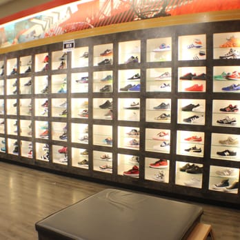 sneaker villa 69th street
