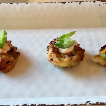 Free Run Cellars - Wild salmon cake with spicy chili-garlic aioli and scallions, one of 4 pairings! - Wine Bars Near Me - Berrien Springs, Michigan