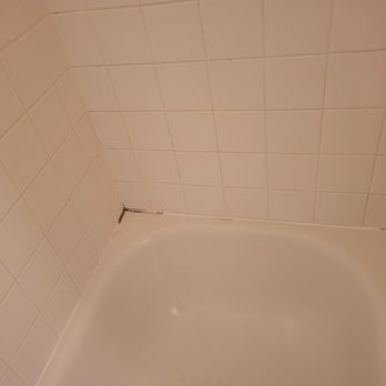 Bathtub Restore - Before - Refinishing Services Near Me Bathtub Restore - Before - Refinishing Services Near Me