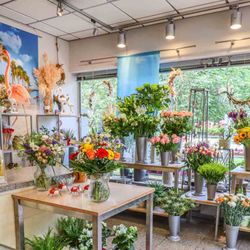 Blumenhaus am Friedhof Emmy Bott - Unser Laden von innen