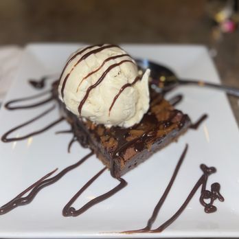 Holloways Bar - Salted Caramel Brownie - Lounges Near Me - Chicago, Illinois